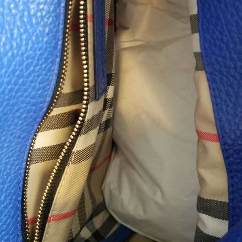 Burberry Cale Hobo Grainy Leather Medium (NWT) - Picture 2 of 6